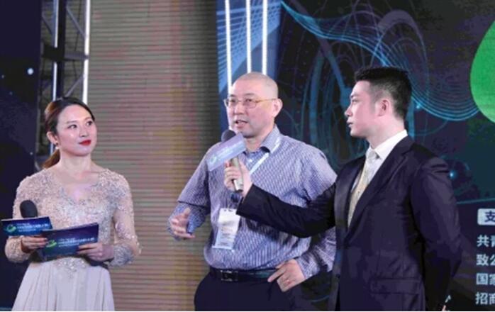 薛軍 決賽評(píng)委之一